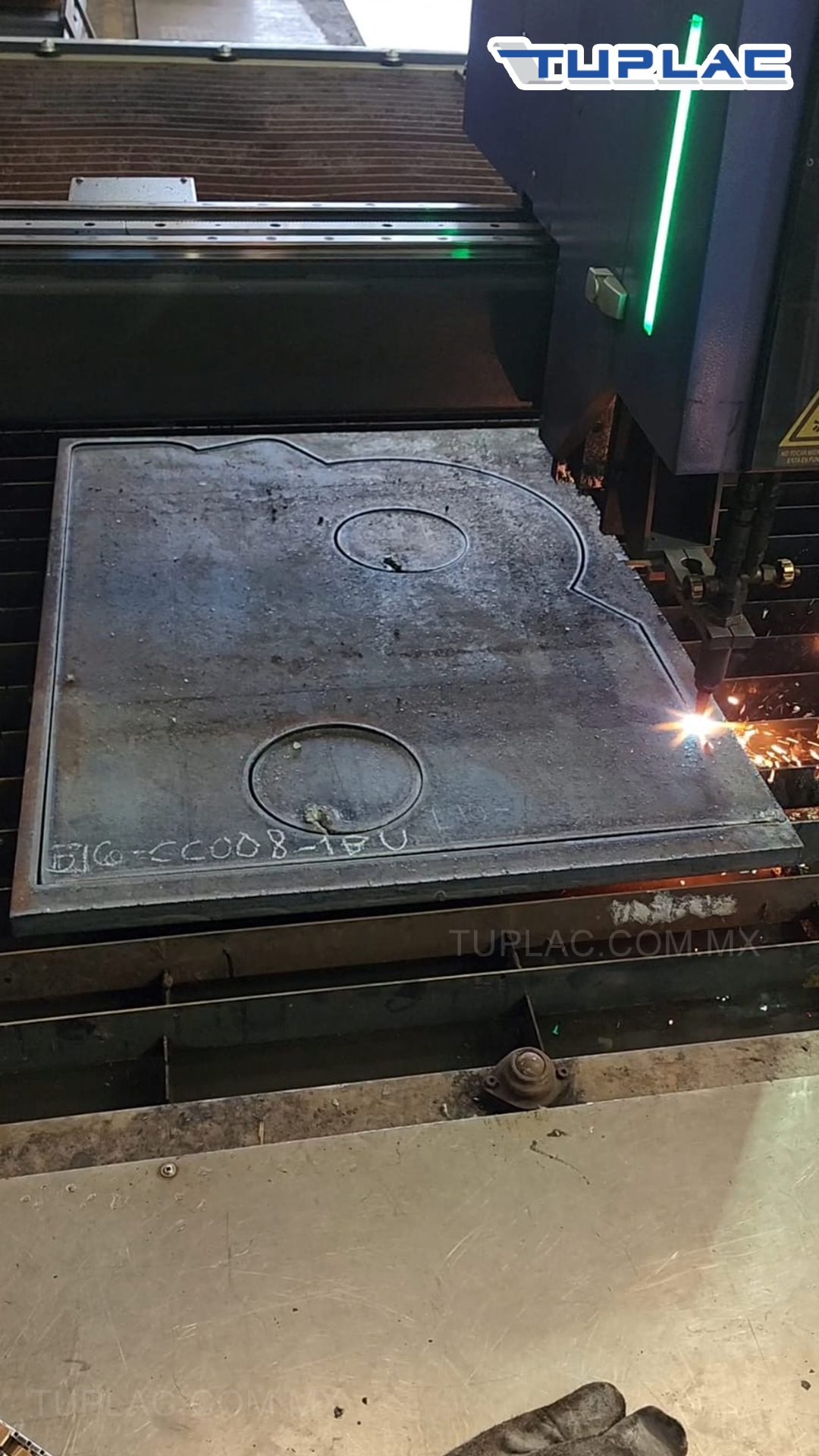 Mesa de corte CNC SIDECO con placa de acero — Tuplac CDMX Querétaro